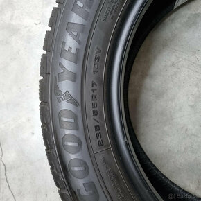 Zimné pneumatiky 235/55 R17 GOODYEAR DOT1920 - 4