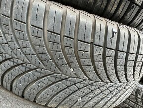 Goodyear 235/55 r17 - 4