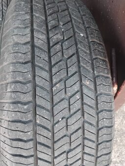 Predám  letné pneumatiky   215/70r16 - 4