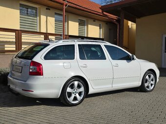 Škoda Octavia Combi 2.0 TDI CR DPF Exclusive DSG - 4