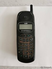 Staré mobilné telefóny funkčné - 4