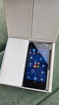 Microsoft Lumia 550 Biely - 4