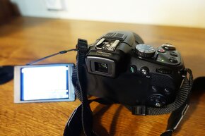 Panasonic Lumix FZ200, FullHD, stereo, príslušenstvo - 4