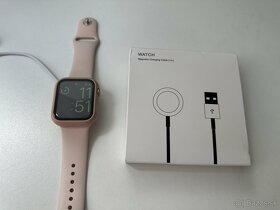 Nabijacka Apple Watch - 4