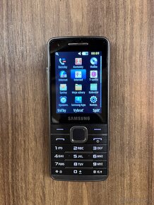 Samsung GT-S5610 - 4