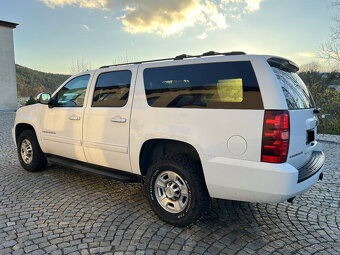 Chevrolet Suburban 2500 Heavy Duty - 6.0 V8, rok 2012, 4x4 - 4