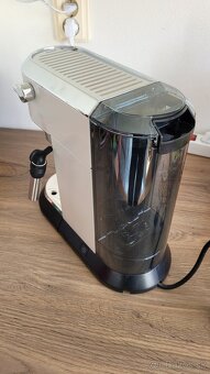 Kávovar DeLonghi EC685.W - 4