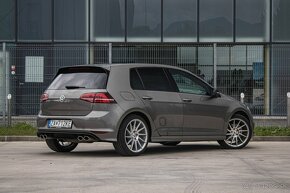 Volkswagen Golf R-Line - 4