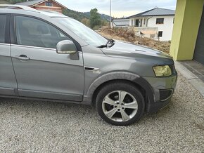 Predám Chevrolet Captiva 2.2D 135kw 6AT 4x4 7 miestne - 4