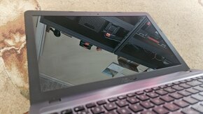 Asus R540S na náhradné diely - 4