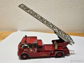 Matchbox Fire Engine  King Size - 4