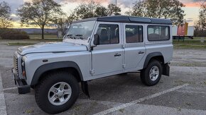 Land Rover Defender 110 2.2D Station Wagon SE - 4