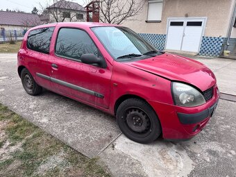 Renault Clio 1.2 43kw benzín R.v 2001 ČÍTAJ - 4