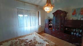 Na predaj rodinný dom Jelšovce plus tri apartmány - 4