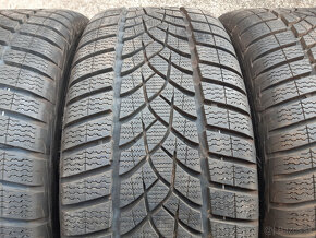 265/40 R20  -zimné - 4