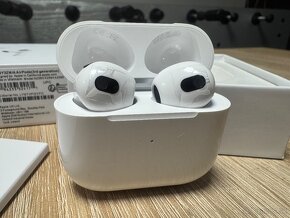 Apple AirPods 3 - 4