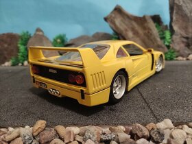 Prodám model 1:18 Ferrari F40 - 4