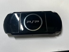 PSP 3004 set + NFS MOST WANTED. - 4