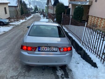 Honda Accord 2.0i 114kW - 4