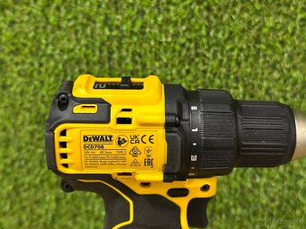 DeWALT DCD708 vŕtací skrutkovač - 4