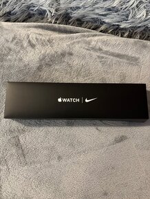 Predám Apple Watch SE 1.GEN NIKE 2020 44mm, TOP STAV - 4