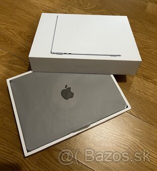 MacBook Air (M2, 2022) - 4