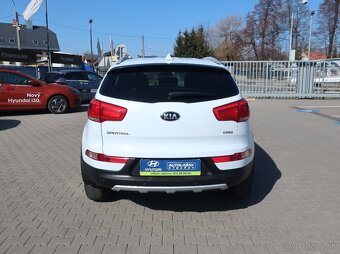 Kia Sportage 2.0CRDI 135kW 4x4 AUTOMAT FIFA EDIT - 4