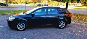 Kia Ceed Sw-Combi 1.6Crdi Black-Edition 2010 - 4