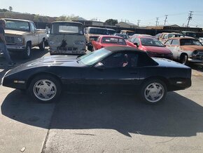 1989 Chevrolet Corvette C4 Convertible - 4