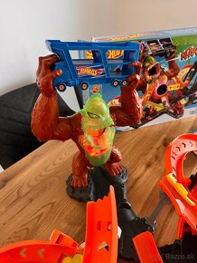 Hot Wheels Toxic Gorilla Slam - 4