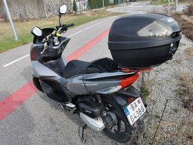 Honda pcx 2016 po servise za 2300€ zimná cena 1600€ - 4