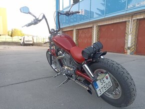 Suzuki intruder vs 800 bobber - 4