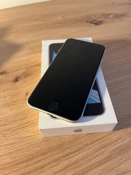 iPhone SE White 64GB 2020 - 4