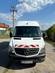 Prenájom skriňovej a plachtovej dodávky Mercedes Sprinter - 4