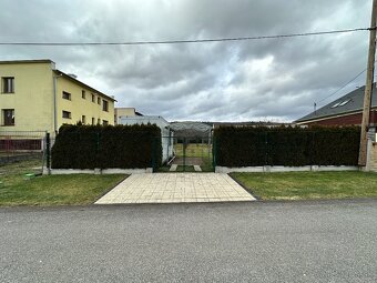 Slnečný stavebný pozemok 616 m² - Žilina - Bánová (cca 14m x - 4