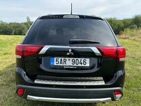 Mitsubishi Outlander - 4