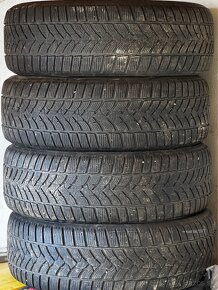 4ks Dunlop Winter sport 5 SUV 235/60 R18 - 4