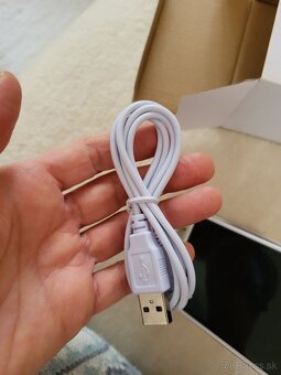 Stolový držiak a nabíjačka na telefón so 4 USB portami - 4