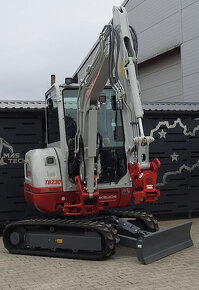 TAKEUCHI TB230 - DIESEL - 4