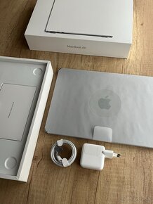 NOVÝ MacBook Air 13" M2 8GB/512GB - 4