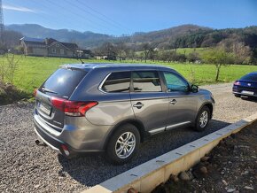 Mitsubishi Outlander III 2,2DI-D 4x4 - 4