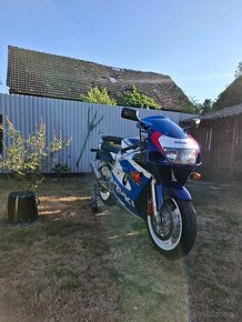 SUZUKI GSXR SRAD - 4