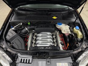 Audi S4 b7 4.2 V8 - 4