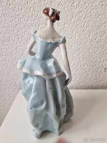 Porcelánová žena Royal Dux - 4