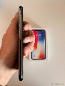 iPhone X 64GB - 100% batéria - 4