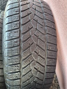 235/60 R18 Goodyear Ultra Grip zimné. - 4