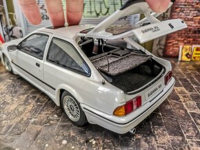 Ford Sierra Cosworth 1:18 Autoart - 4