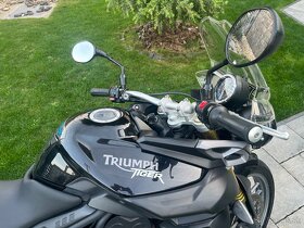 Triumph tiger 800 - 4