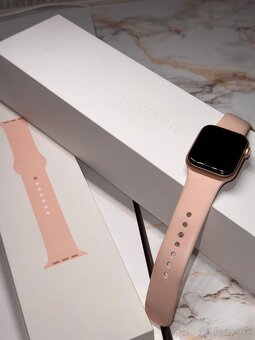 Apple Watch Series 4 40mm GOLD/PINK - 4