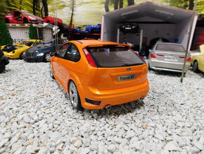 model auta Ford Focus ST Mk2  Otto mobile 1:18 - 4